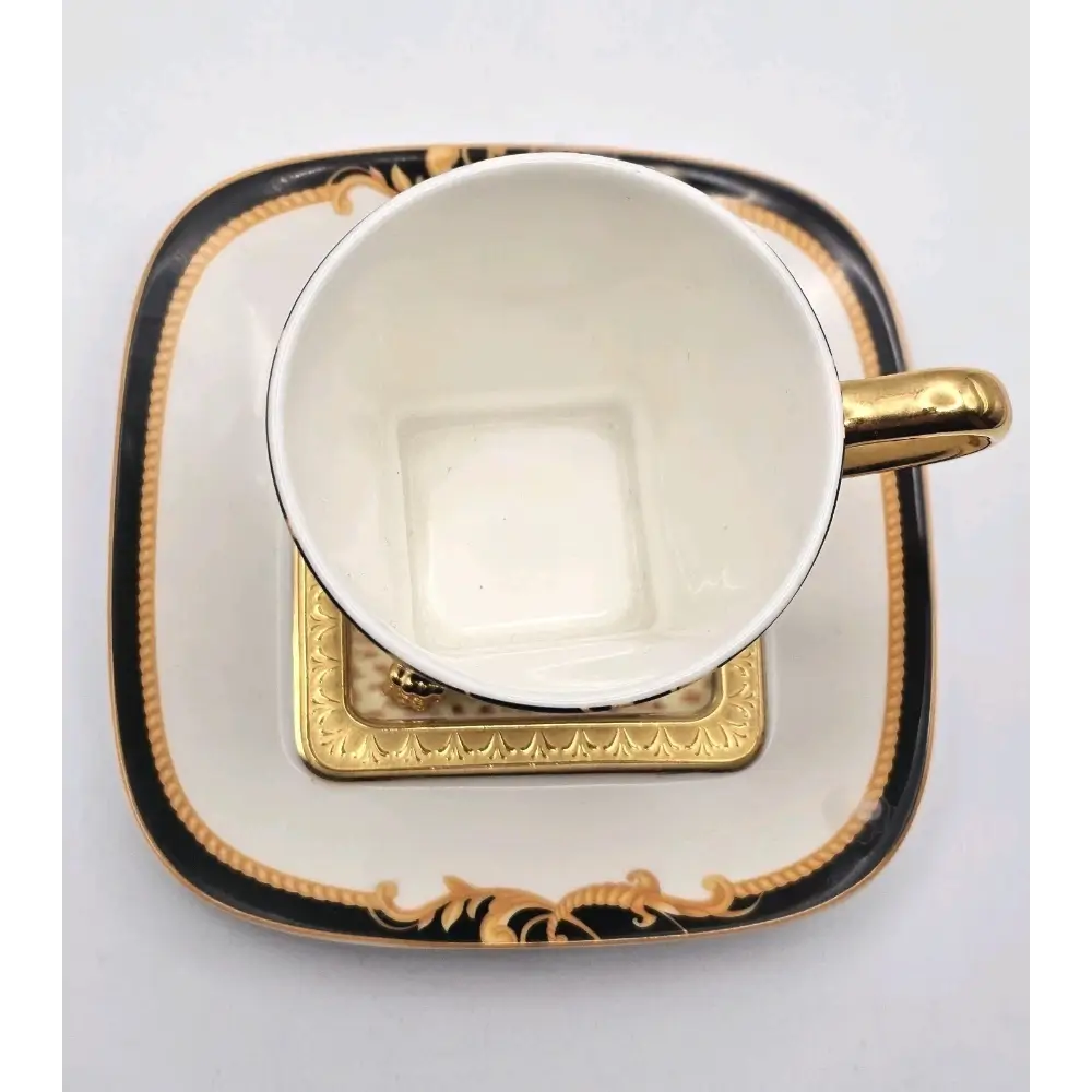 AJM DAYE Opulent Coffee & Tea Set Close-Up
