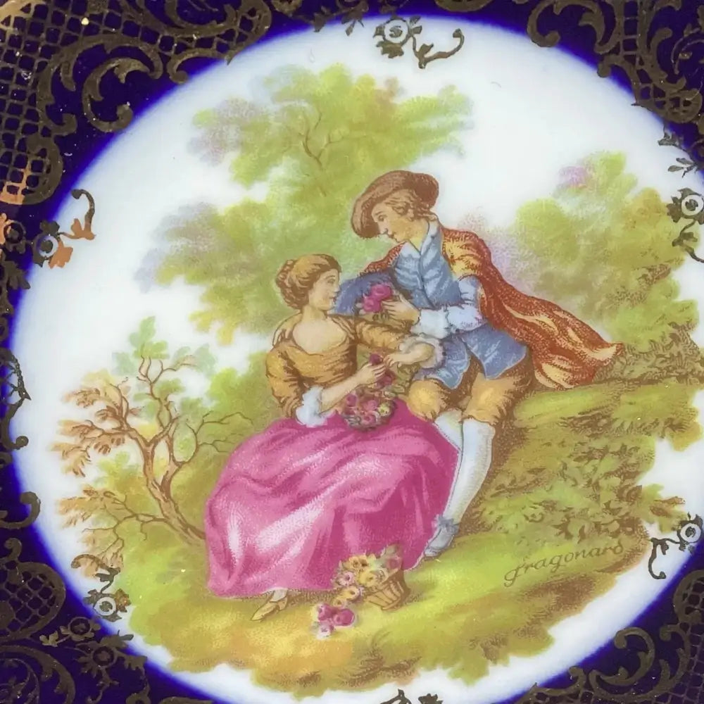 Decorative plate with a romantic scene
