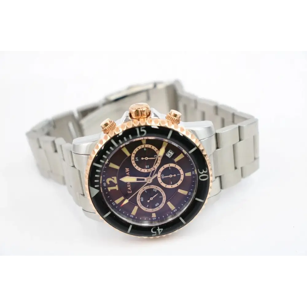 Wristwatch with a silver and rose gold band