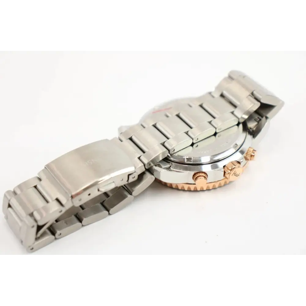 Watch with a metallic band