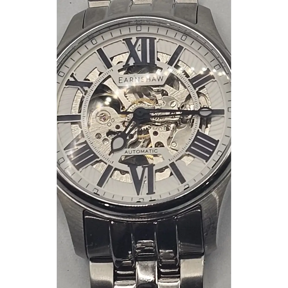 Close -Up Earnshaw ES-8240 Automatic watch