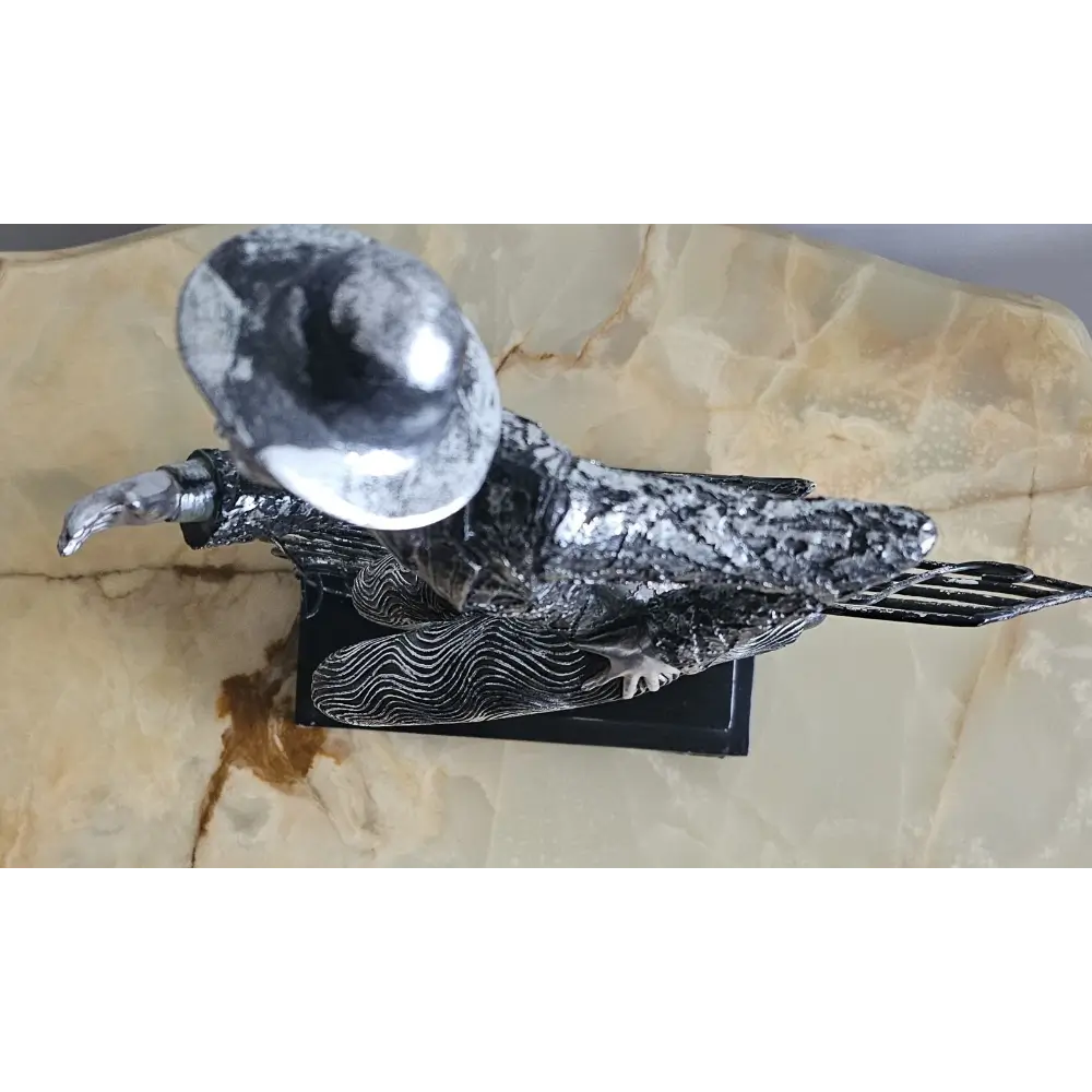 Metallic sculpture