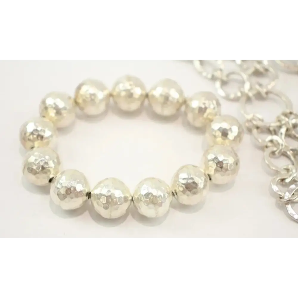 Pearl bracelet with silver chain