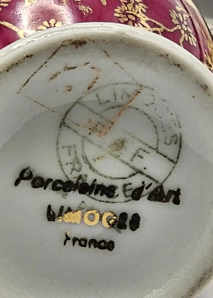 Close-up of a porcelain base with 'Perceleoine d'Art' branding and 'France' text.
