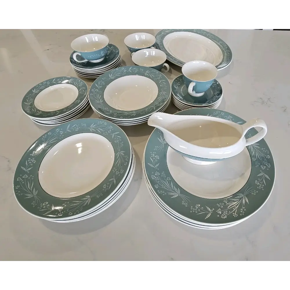 Set of ceramic dinnerware