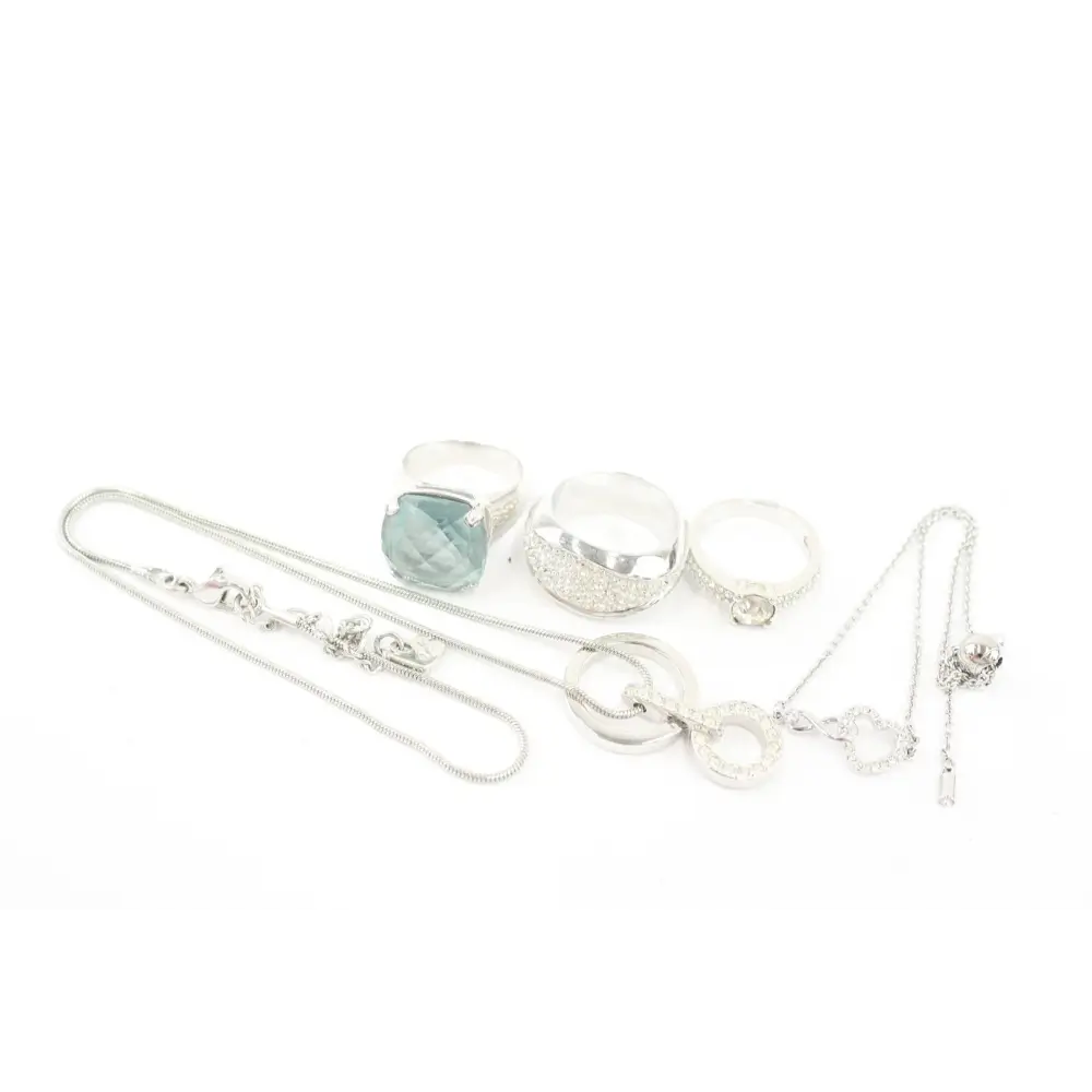 Silver jewelry set with necklace, earrings, bracelet