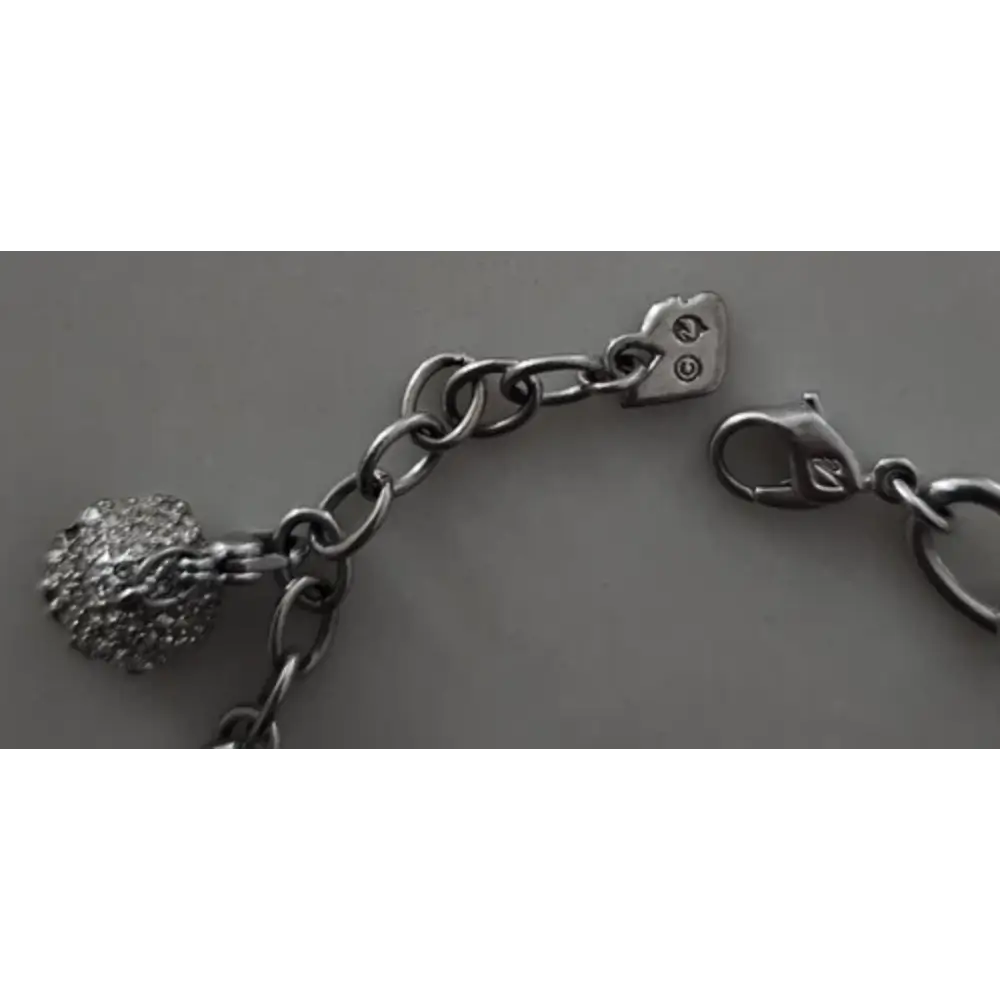 Silver bracelet with a clasp