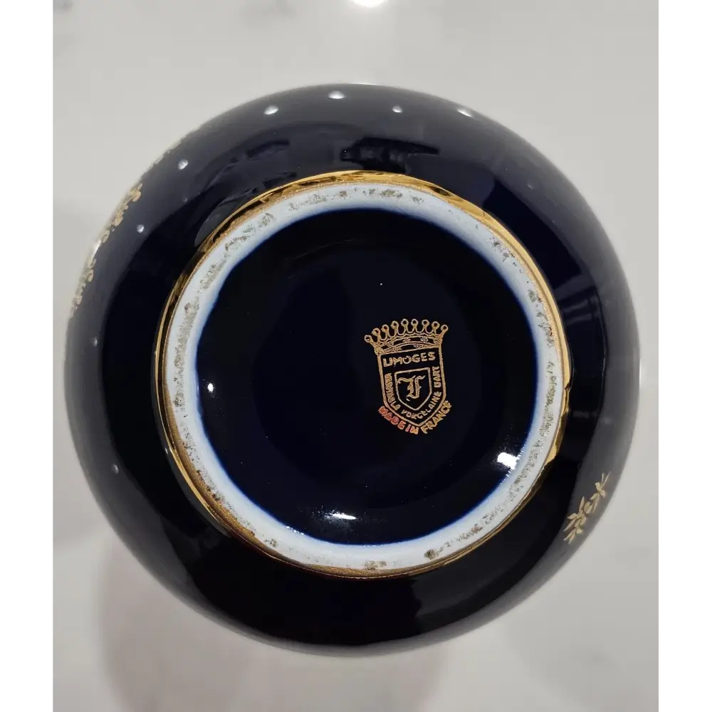 Black ceramic