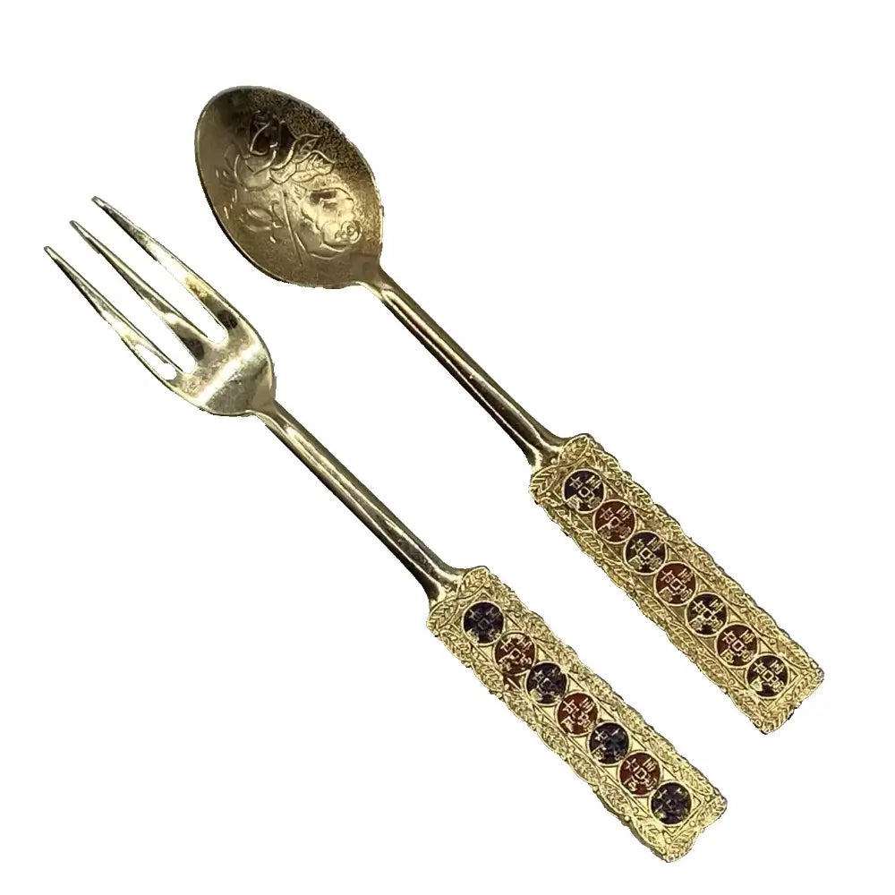 Vintage & Pre-Owned – carefully selected antique and second-hand jewelry, watches, and accessories
