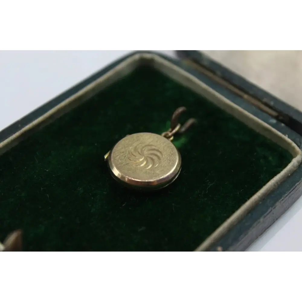 9ct Gold Round Locket – Textured Swirl Design, Boxed