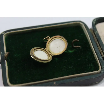 Gold Pendant Locket – Textured Swirl, 9ct, Boxed Presentation