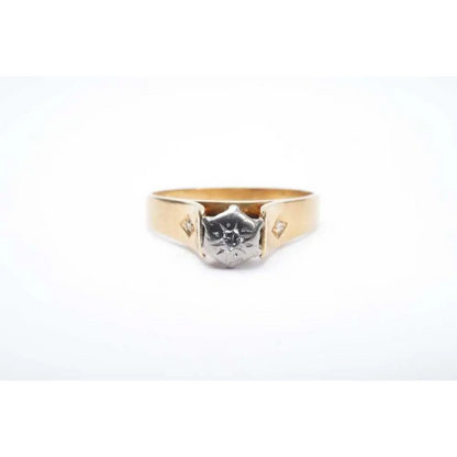 18ct Yellow Gold Diamond Ring from our https://koalaehub.com/collections/pre-owned-jewelry