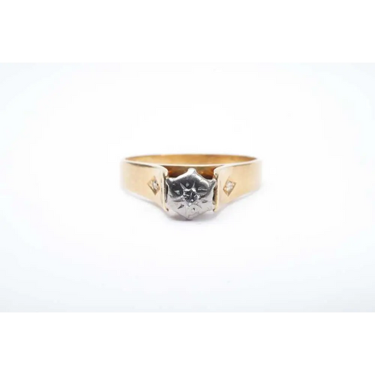 18ct Yellow Gold Diamond Ring from our https://koalaehub.com/collections/pre-owned-jewelry