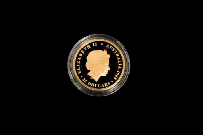 2008 End of WWI $25 gold proof coin obverse – Queen Elizabeth II effigy | Koalaehub
