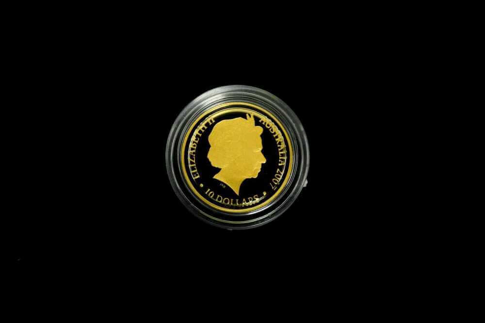 The Ashes 2007 gold proof coin Queen Elizabeth II portrait side