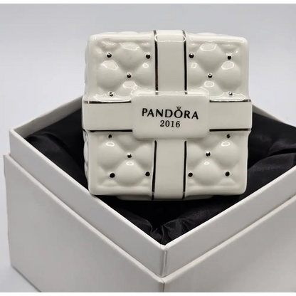 Pandora Christmas Ornament 2016 Limited Edition Porcelain Gift Box