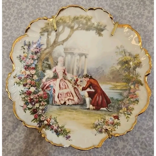 Decorative plate with classical scene