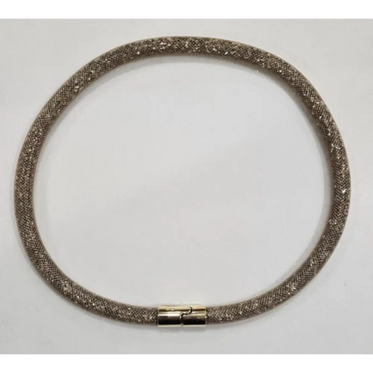 Silver mesh necklace with a gold clasp
