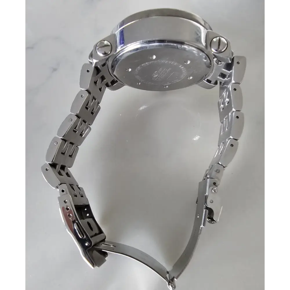 Silver watch with a metallic band
