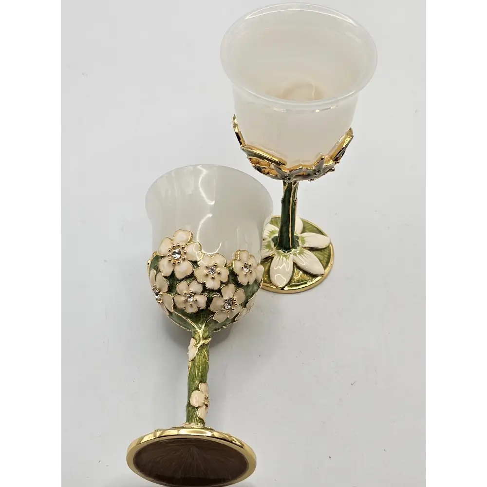 Decorative wine glasses with floral designs