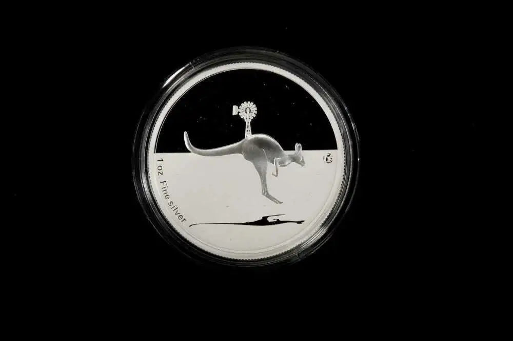 2013 Kangaroo in Outback F15 Privy 1oz silver proof coin reverse – kangaroo and windmill, Royal Australian Mint | Koalaehub