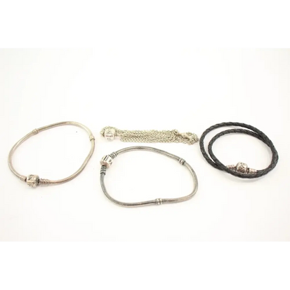 Set of four bracelets 