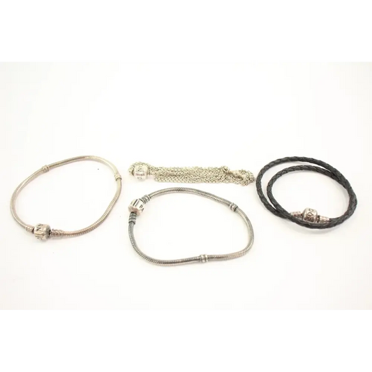 Set of four bracelets 