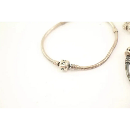 Silver bracelet with a clasp