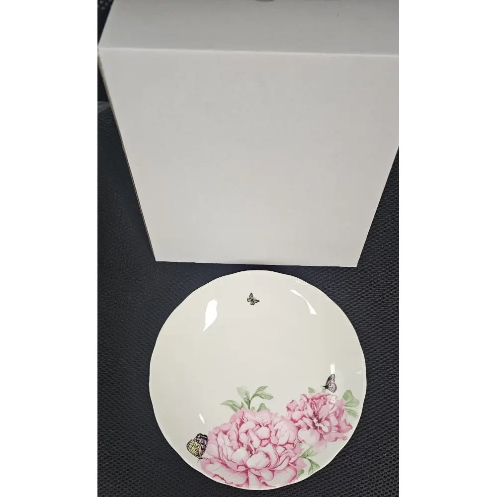 Royal Albert Floral Friends round plates for everyday dining