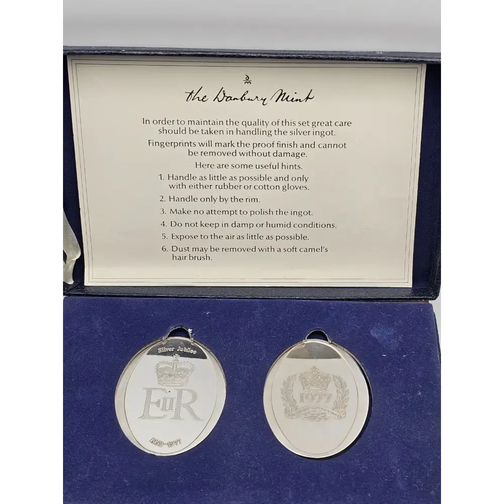 Queen Elizabeth II Jubilee Silver Bar Pair