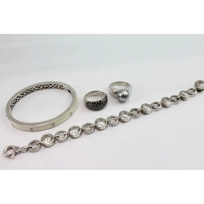 Silver bracelet and rings 