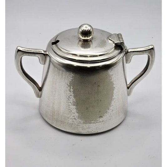 Silver teapot with lid 