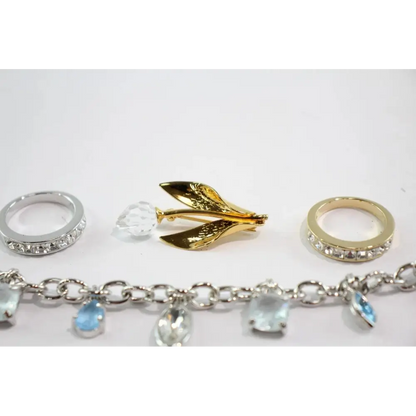 Jewelry set with rings and a bracelet 
