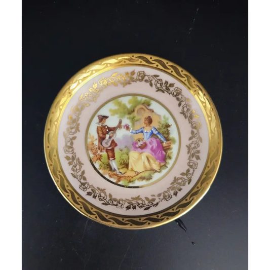 Decorative plate with gold rim
