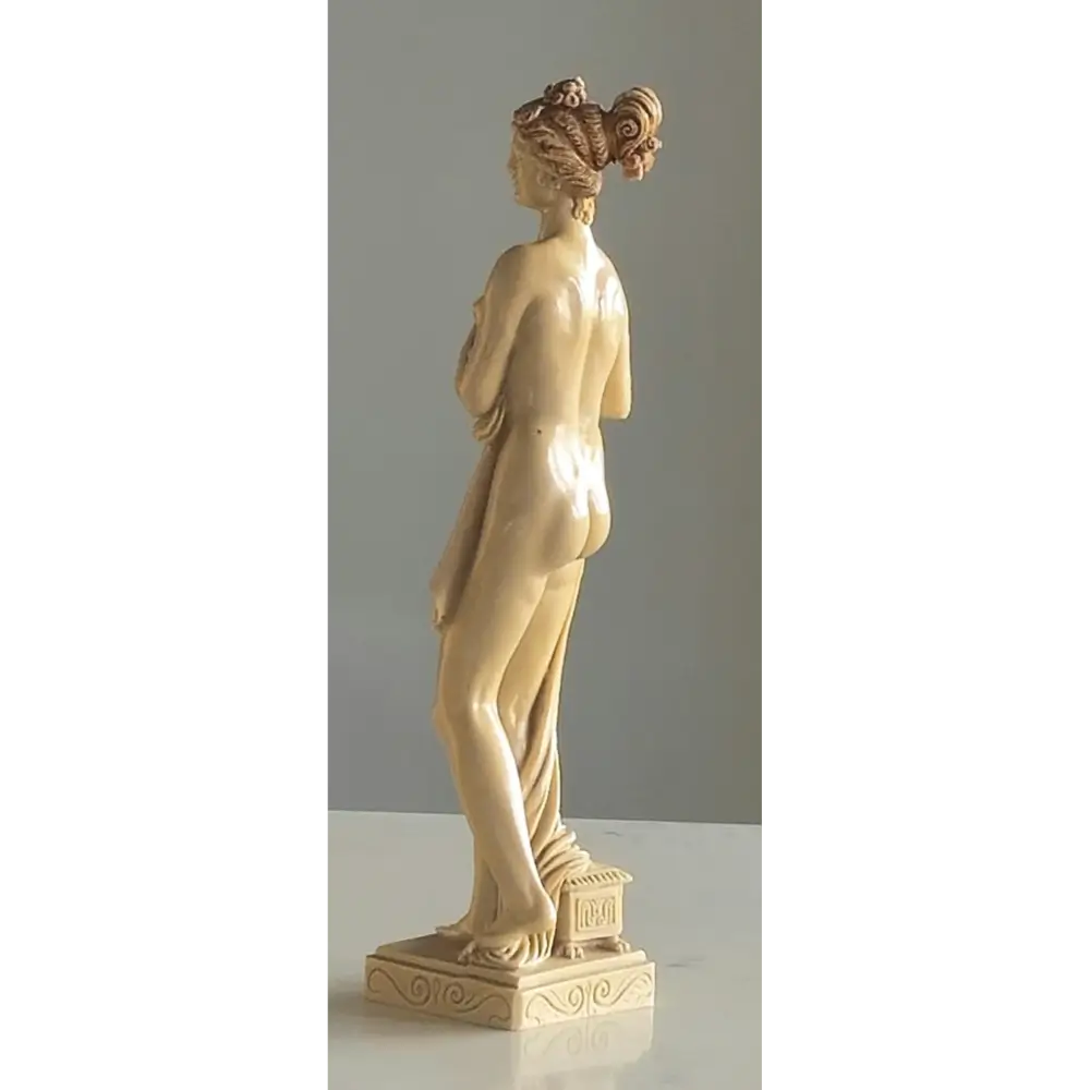 back view of nude female Art Deco figurines with elegant pose