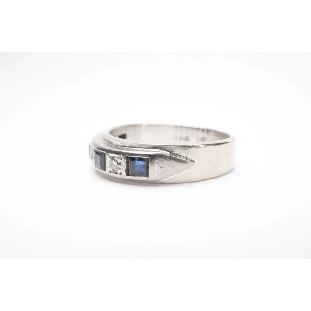 18ct White Gold Ring with Natural Sapphire and Diamonds - Vintage Design